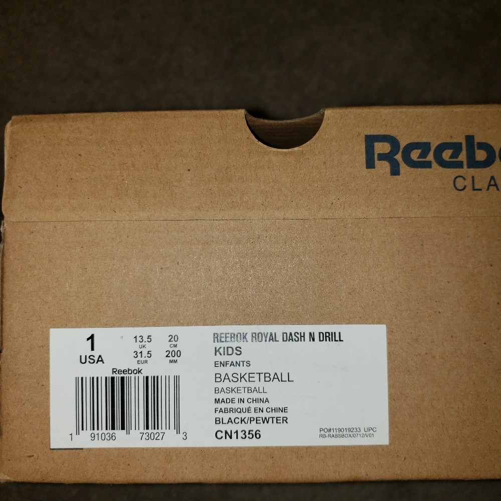 SOLD - Boys Reebok - Picture 6 of 6
